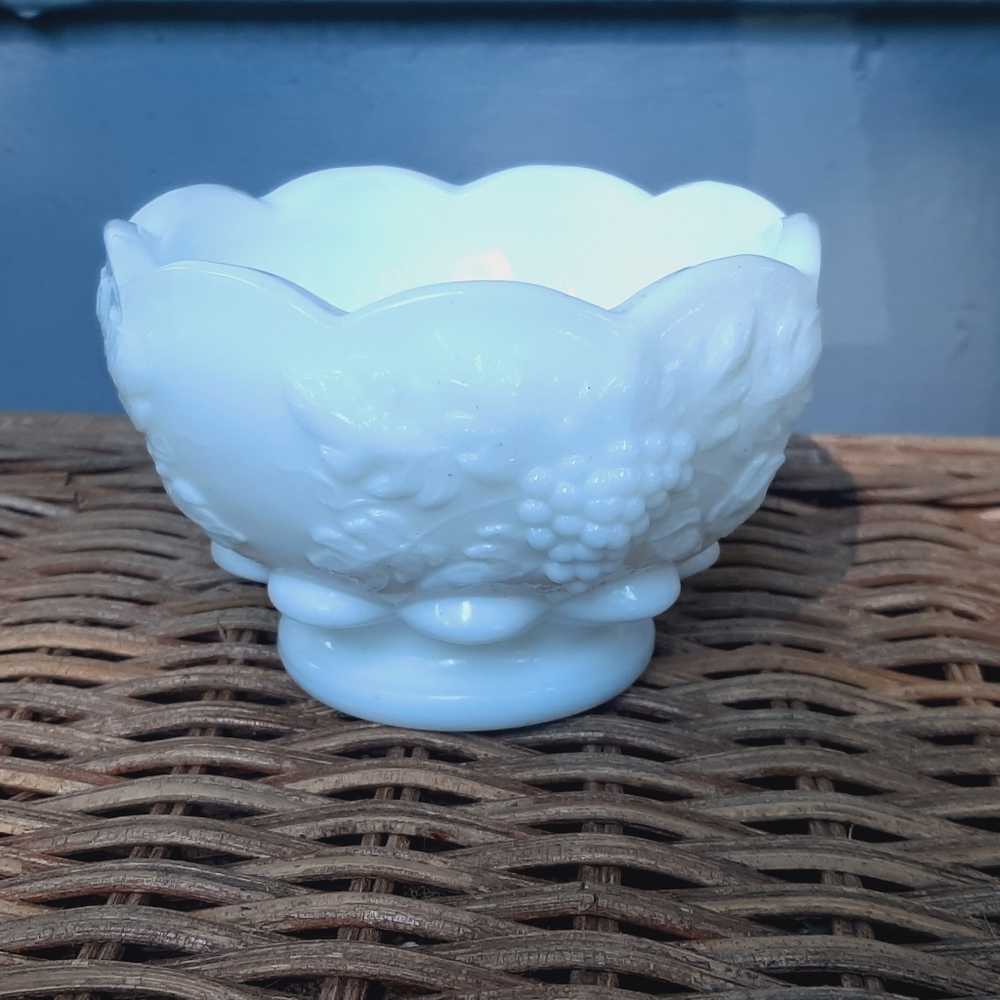 Vintage Westmoreland Milk Glass Paneled Grape Small Dish Bowl w/ Scalloped Rim